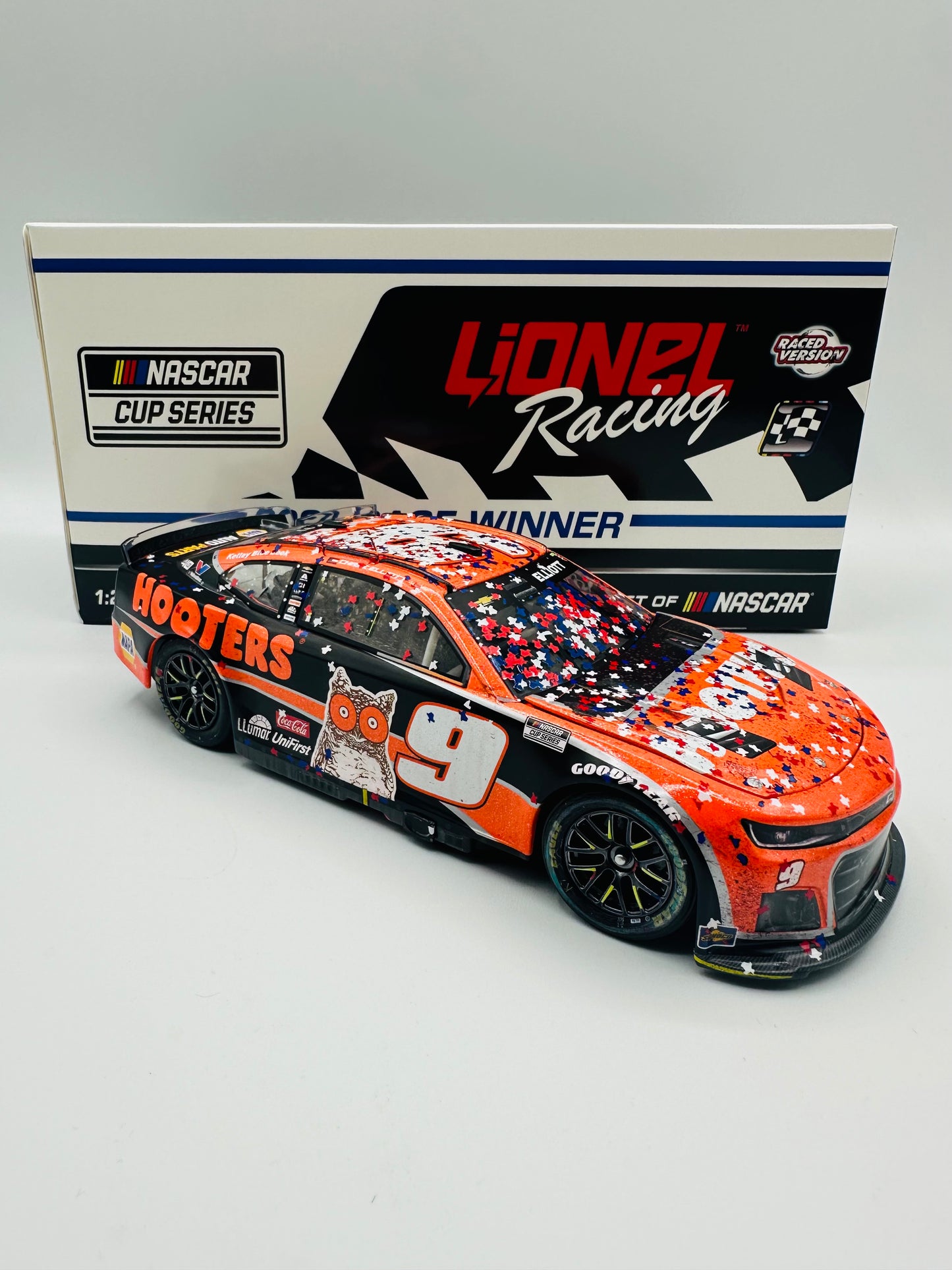 * Chase Elliott 2024 Hooters / Texas Race Win 1:24 Nascar Cup Series Diecast