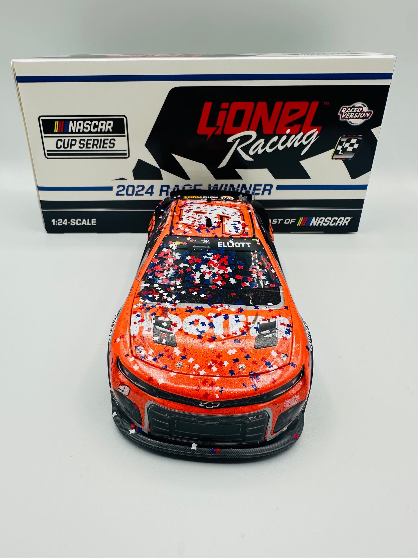 * Chase Elliott 2024 Hooters / Texas Race Win 1:24 Nascar Cup Series Diecast