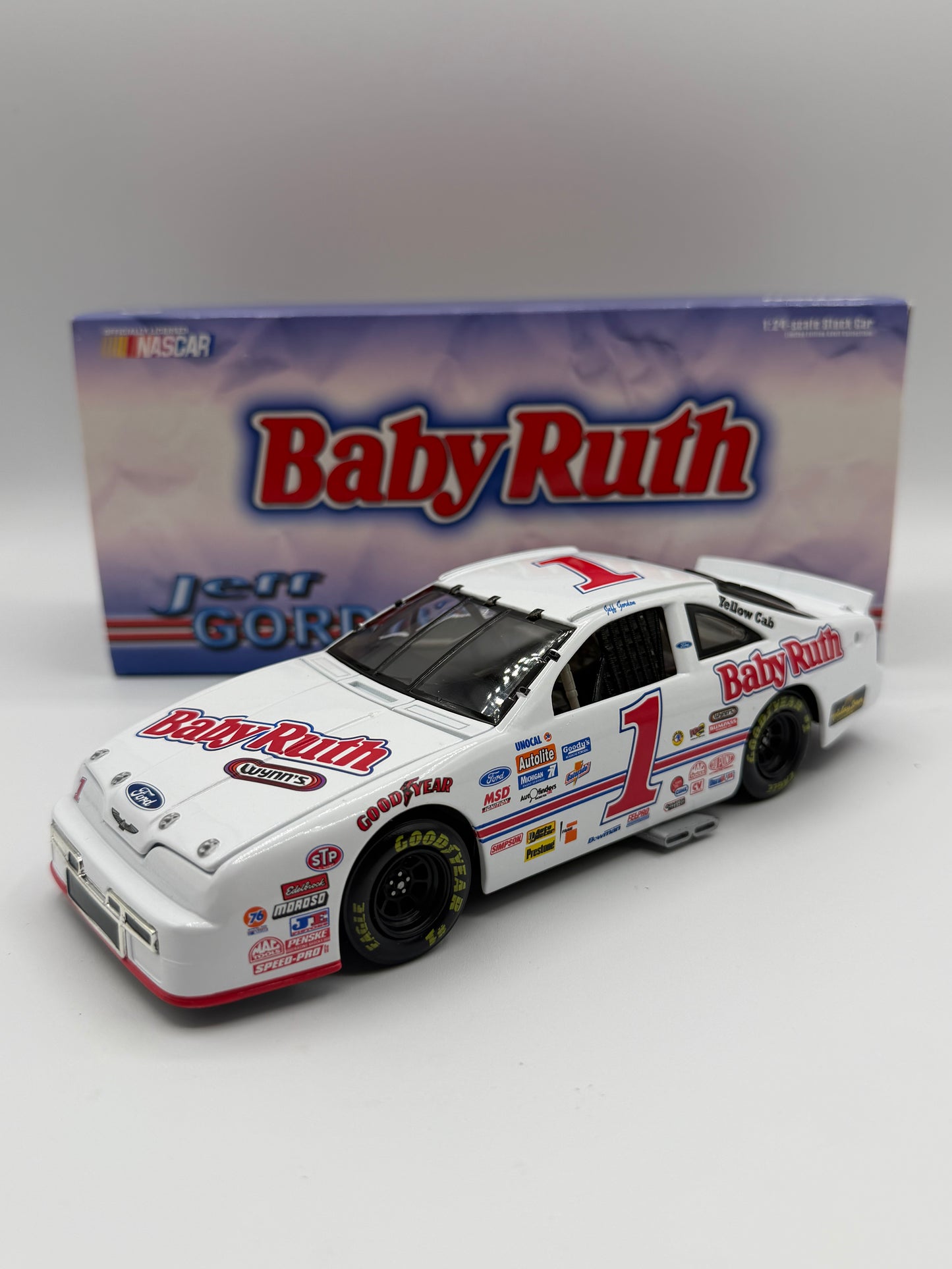 Jeff Gordon Baby Ruth 1992 Ford Thunderbird 1/24 Scale